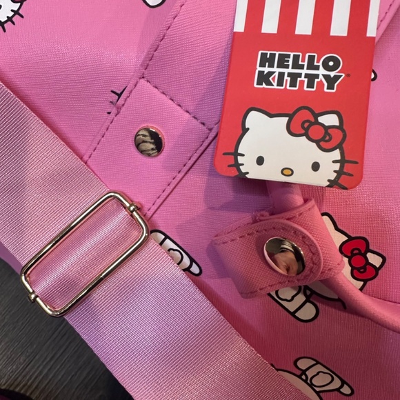 Hello Kitty Pink Rolling Duffel Bag NWT - Picture 7 of 8